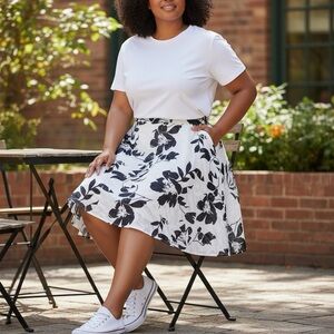 232 -  PLANET BLACK AND WHITE LINED SKIRT
